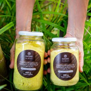 FAROFA VEGANA DE MANDIOCA AMARELA COM ALHO